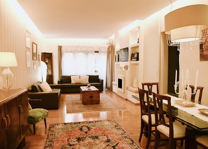 Chic And Elegant In The Heart Of Apartamento Roma